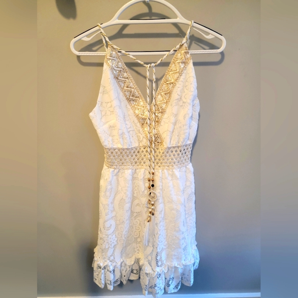 White Cider mini dress with gold trim. Size M NWT